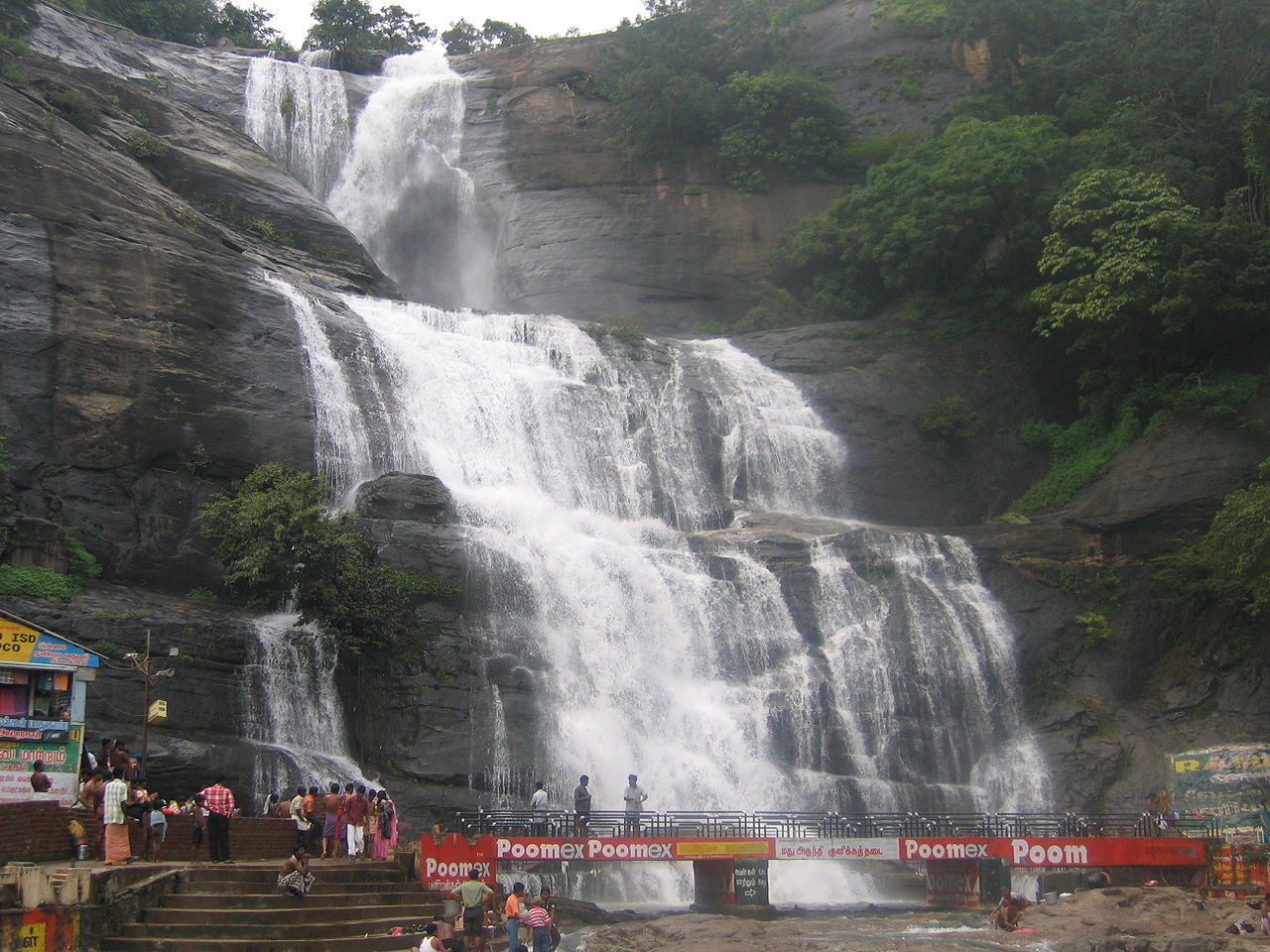 Courtallam Main Falls (Turunaveli) कोर्तलम का मुख्य प्रपात (तुरुनावेलि)